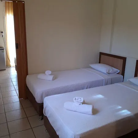 ホテル Vourvourou Hotel 2*